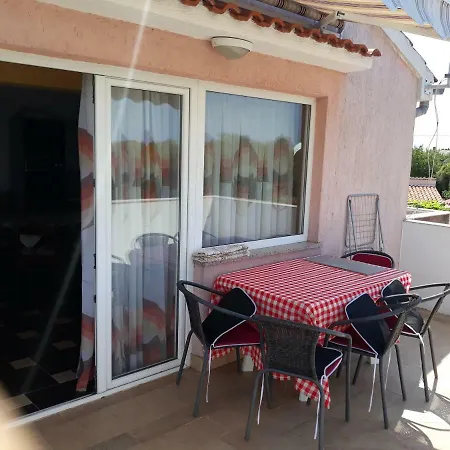 Lägenhet Edi Gabonjin